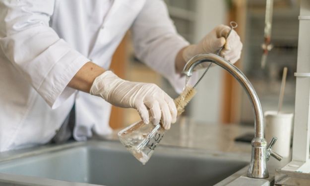 Tips for Cleaning Lab Glassware